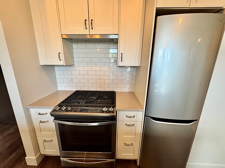 166 E 11th Ave #8 — Photo 29