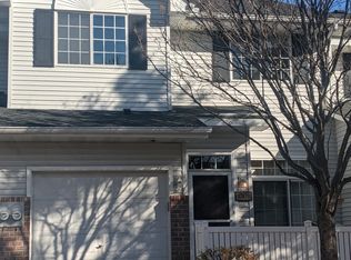 17831 Cobblestone Way, Eden Prairie, MN 55347