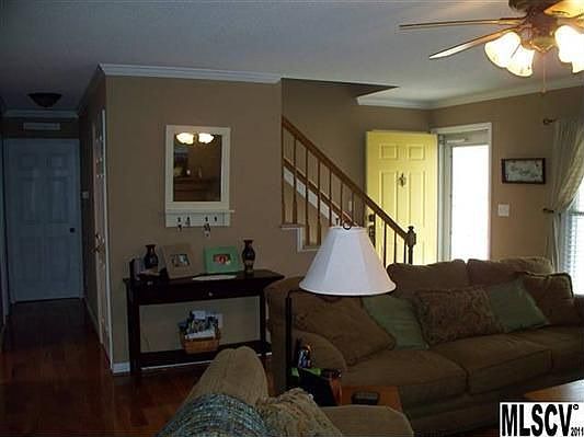5th image of 1017 Woodbine Pl NE