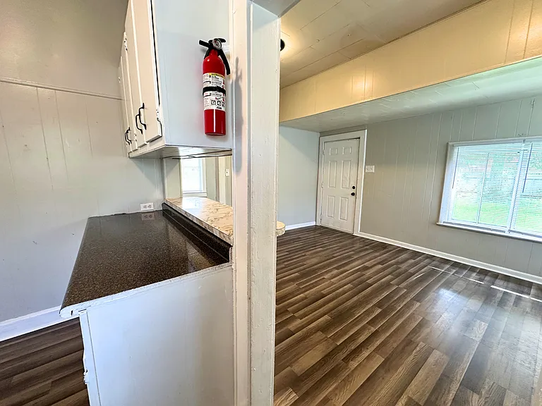 706 Cherokee St — Photo 10