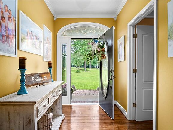 3rd image of 1039 Moss Dr