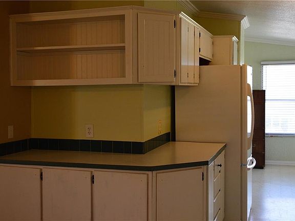 5th image of 3421 Shady Creek Cir