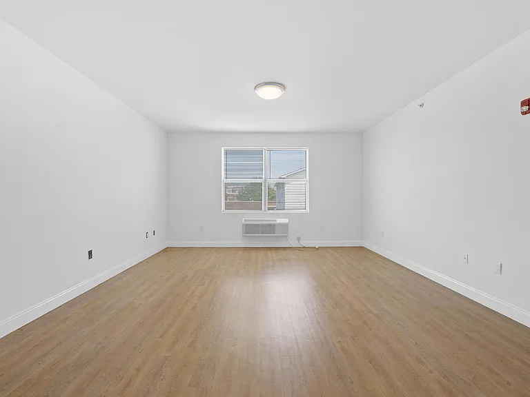 6400 Jefferson St #403 — Photo 13
