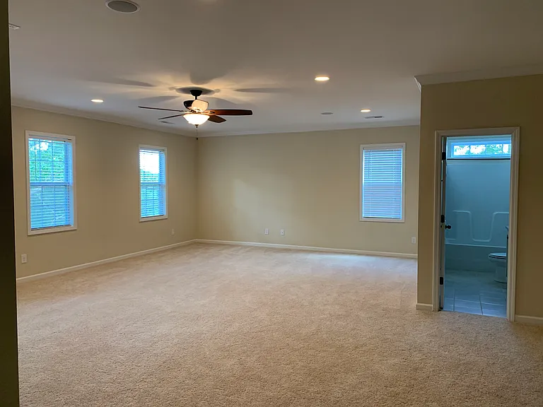 1641 Holly Creek Ln — Photo 29