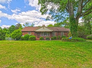1215 W Rocky River Rd, Charlotte, NC 28213