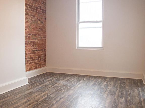 4th image of 1824 Saint Paul St