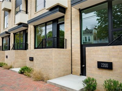 2200 W Cary St, Richmond, VA, 23220