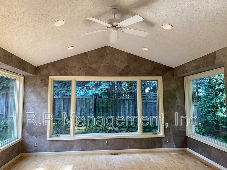4626 Linnea Ln — Photo 11