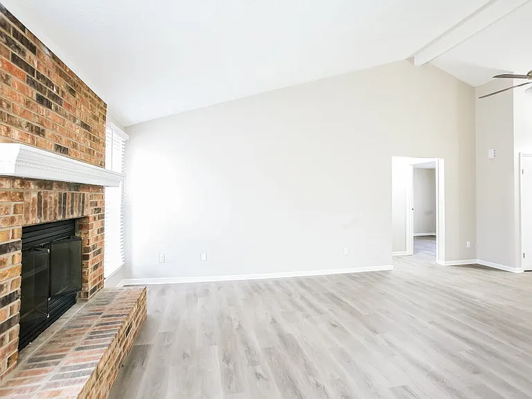8291 Ontario Ln — Photo 4