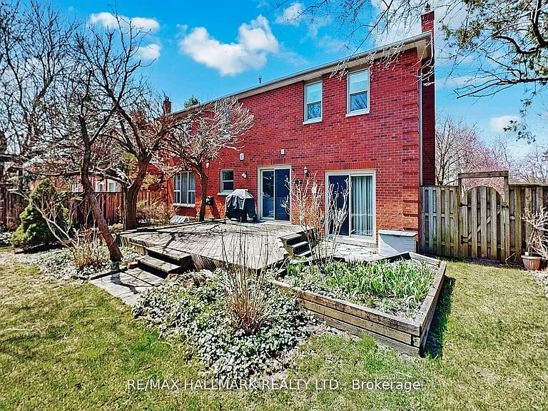 82 Windermere Cres S — Photo 47