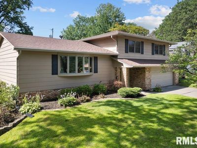 1551 Forest Hills Rd, Bettendorf, IA, 52722