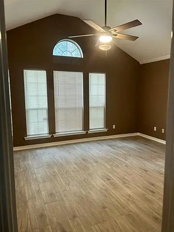 3 bed, 2.0 bath, 1800 sqft, $1,900 — Photo 3