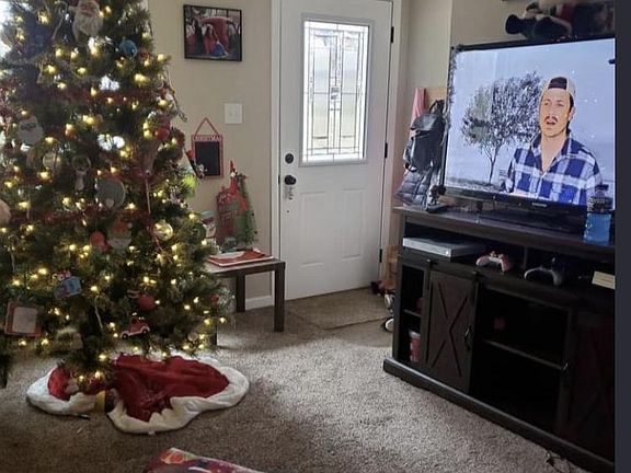 Upstairs living room - pic only shows half of the room!