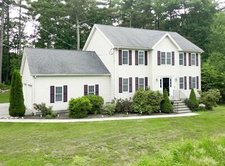 88 Northbridge Rd, Mendon, MA 01756