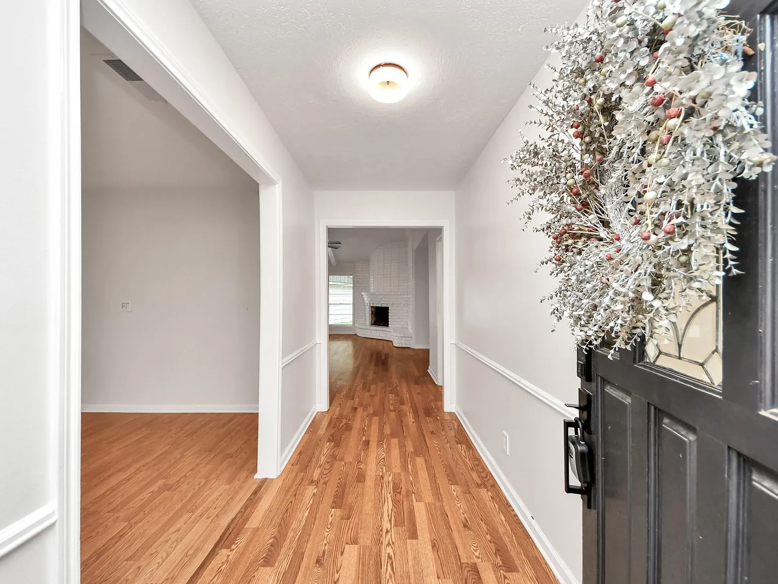 4 bed, 2.5 bath, 2233 sqft, $2,375 — Photo 4