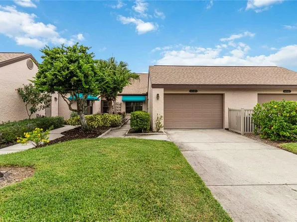 6085 Clubside Dr, Sarasota, FL 34243