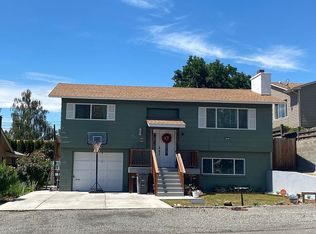 214 Adams Park Dr, Zillah, WA 98953