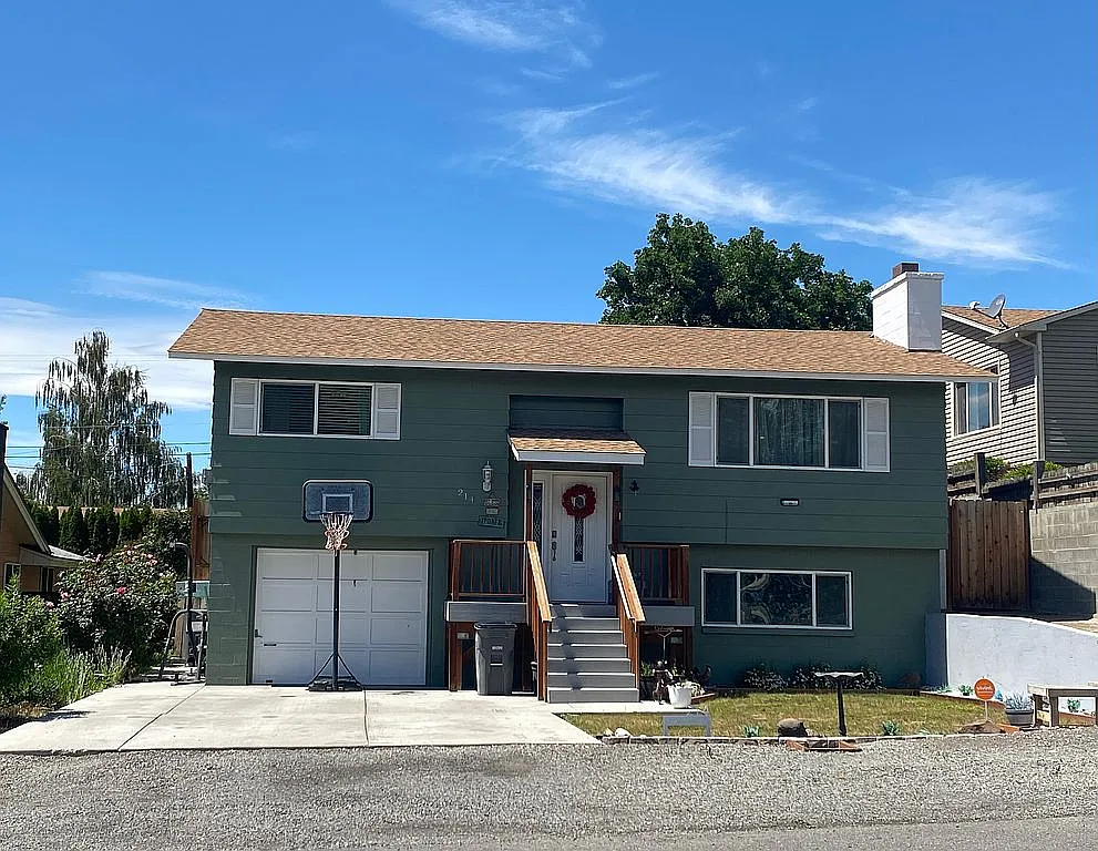 214 Adams Park Dr photo 1