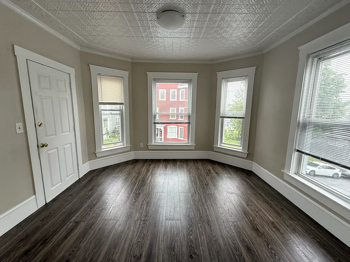 Building Photo - 8 Blaisdell St #2