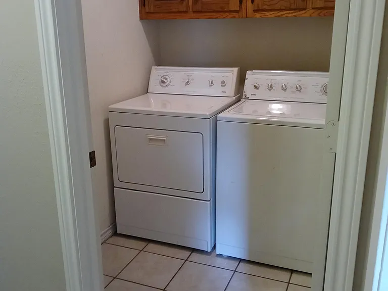 1802 Fairfax Cir — Photo 4