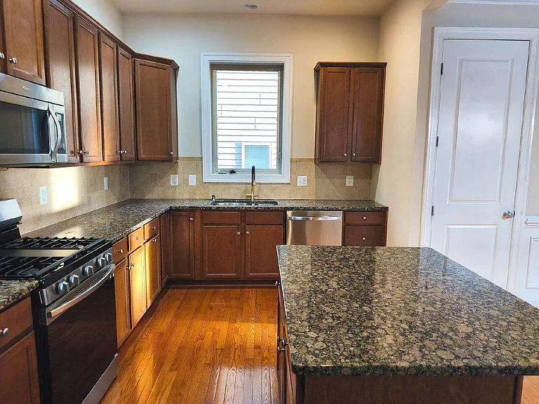 20792 Exchange St — Photo 18