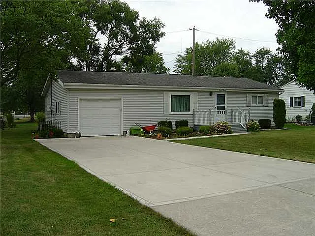 713 Emblanche Dr photo 1