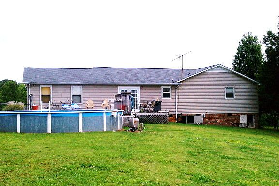 2nd image of 140 Beaver Creek Dr