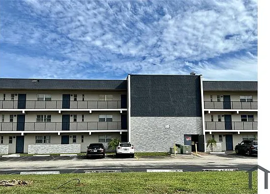 7820 Colony Cir N #204 — Photo 2