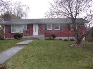 307 Honeysuckle Ln, Bristol, TN 37620