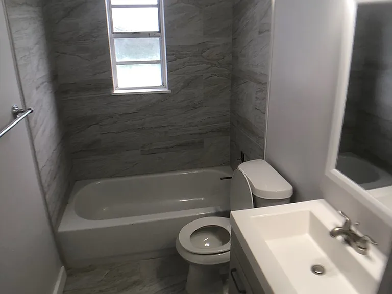 323 & 325 N Caroline St — Photo 6