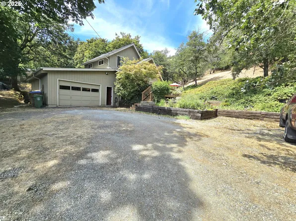 728 NW Morrison Ave, Myrtle Creek, OR 97457