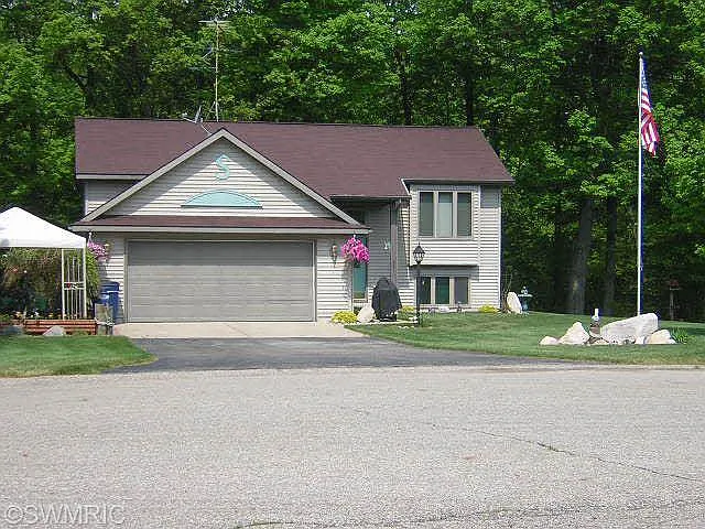 11715 Little Cedar Creek Dr NE photo 1