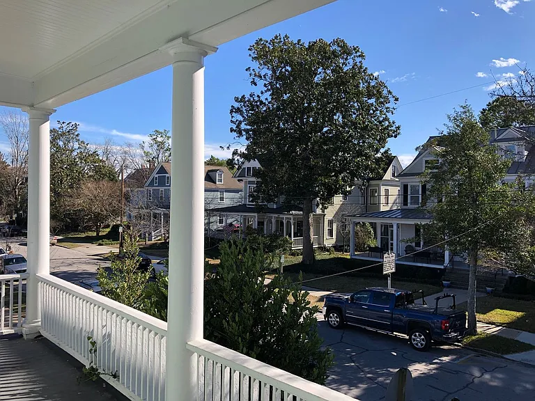 412 Johnson St — Photo 3