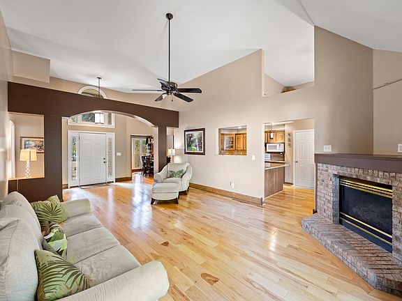 4th image of 1089 Crimson Creek Dr