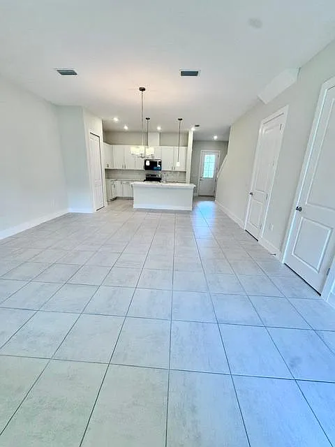 3 bed, 1877 sqft, $2,900 — Photo 4
