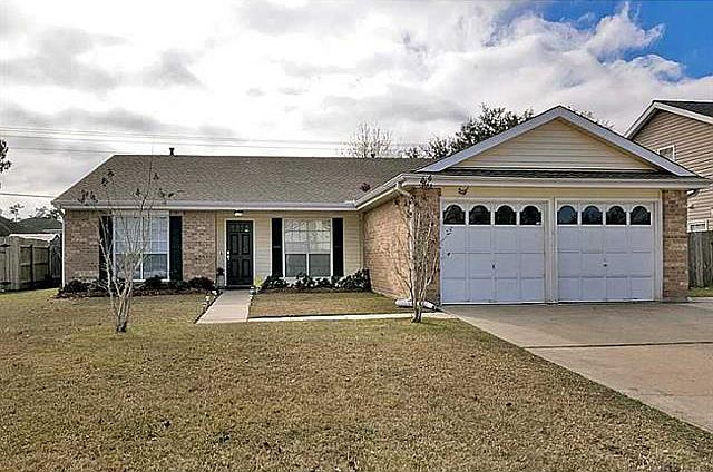 1st image of 114 Silverwood Dr