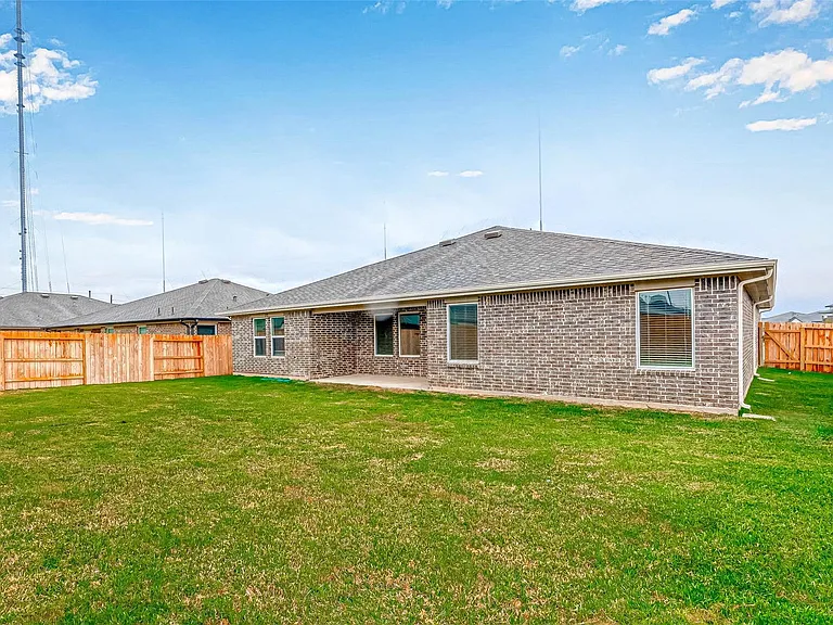 3418 Lake Landing Ln — Photo 48