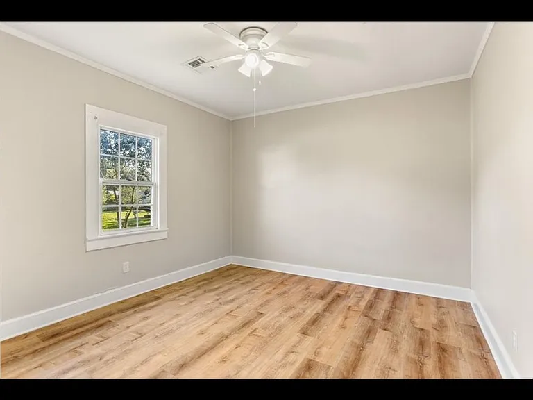 406 Early St — Photo 8