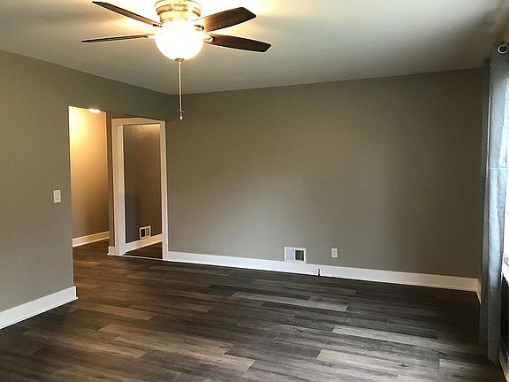 3rd image of 3311 S 82nd Ave