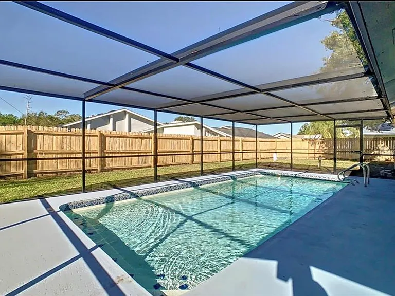 822 E Flag Ln — Photo 14