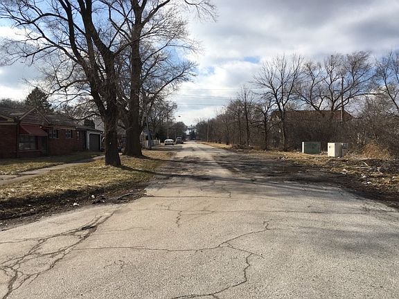 4th image of 14900 Western Ave