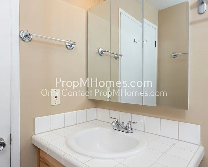 7640 SW 34th Ave #3 — Photo 11