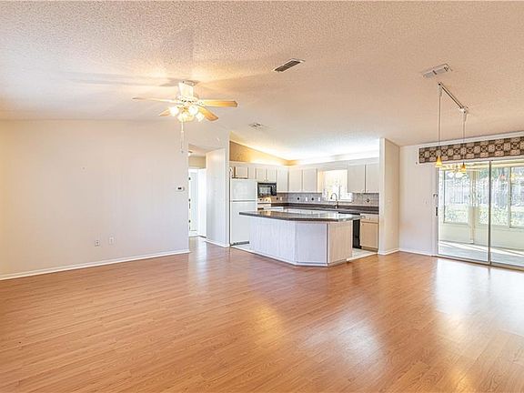 4th image of 17918 SE 105th Ter
