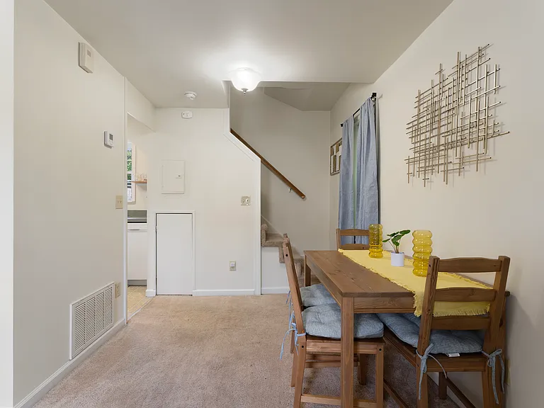 1115 Winchester St #D — Photo 7