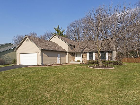 3rd image of 15025 Chestnut Dr