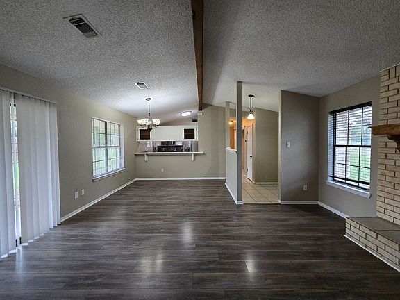 4th image of 1710 Joy Dr