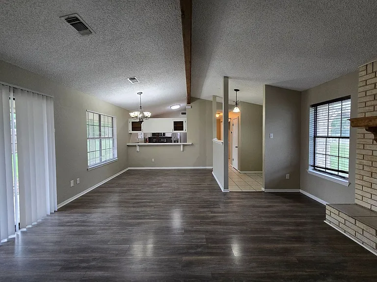 1710 Joy Dr — Photo 4