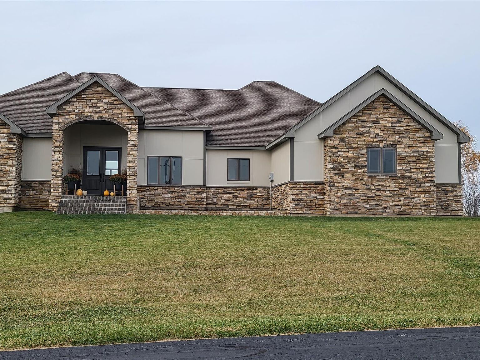 274 Grand Ridge Rim Way, Garnavillo, IA 52049 Zillow