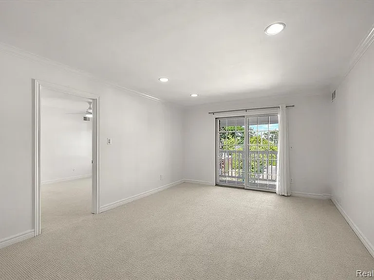 444 Chester St #420 — Photo 6
