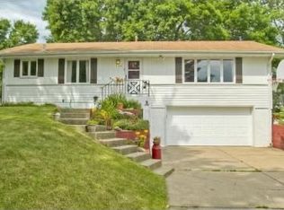 1156 Highview Dr, New Brighton, MN 55112